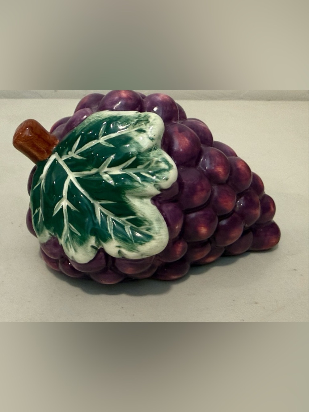 VTG Ceramic Grapes Sink Scrubber Sponge Holder Farmhouse Cottage Country Purple